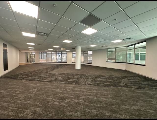 735M² OFFICE TO LET IN SANDTON CENTRAL